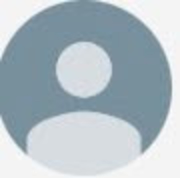 Meet your Posher, Alexia - Picture 1 of 1